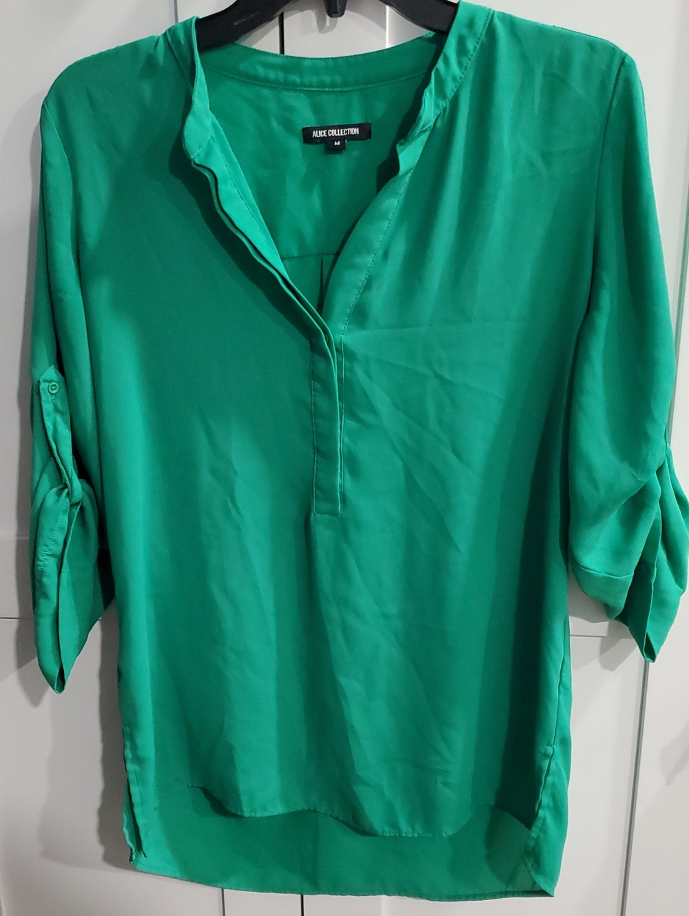 Alice Collection Women's Emerald Green V-Neck Roll-Sleeve Tunic